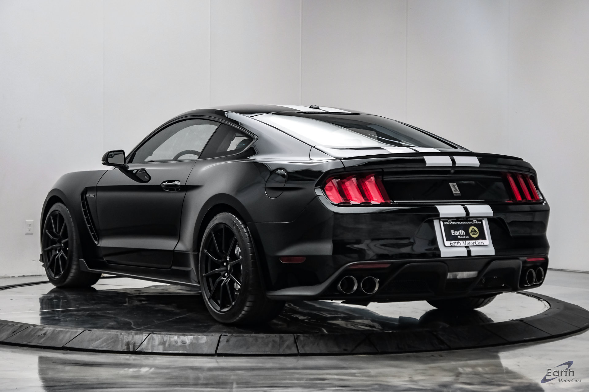 Used 2015 Ford Mustang Shelby GT350 RWD image 11
