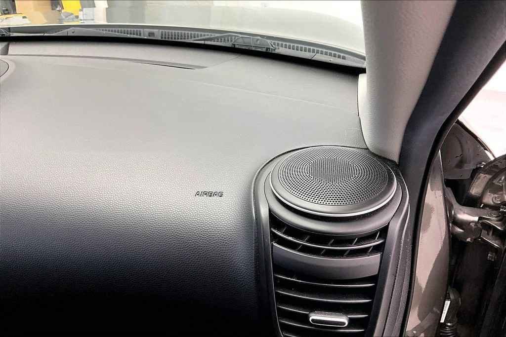 Used 2017 Kia Soul + FWD image 16