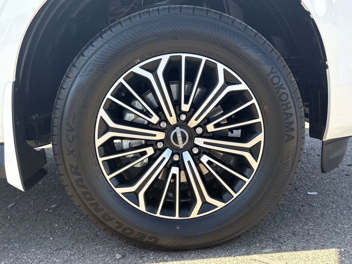 New 2026 Nissan Armada SL w/ Captain's Chari Seat Package RWD image 9
