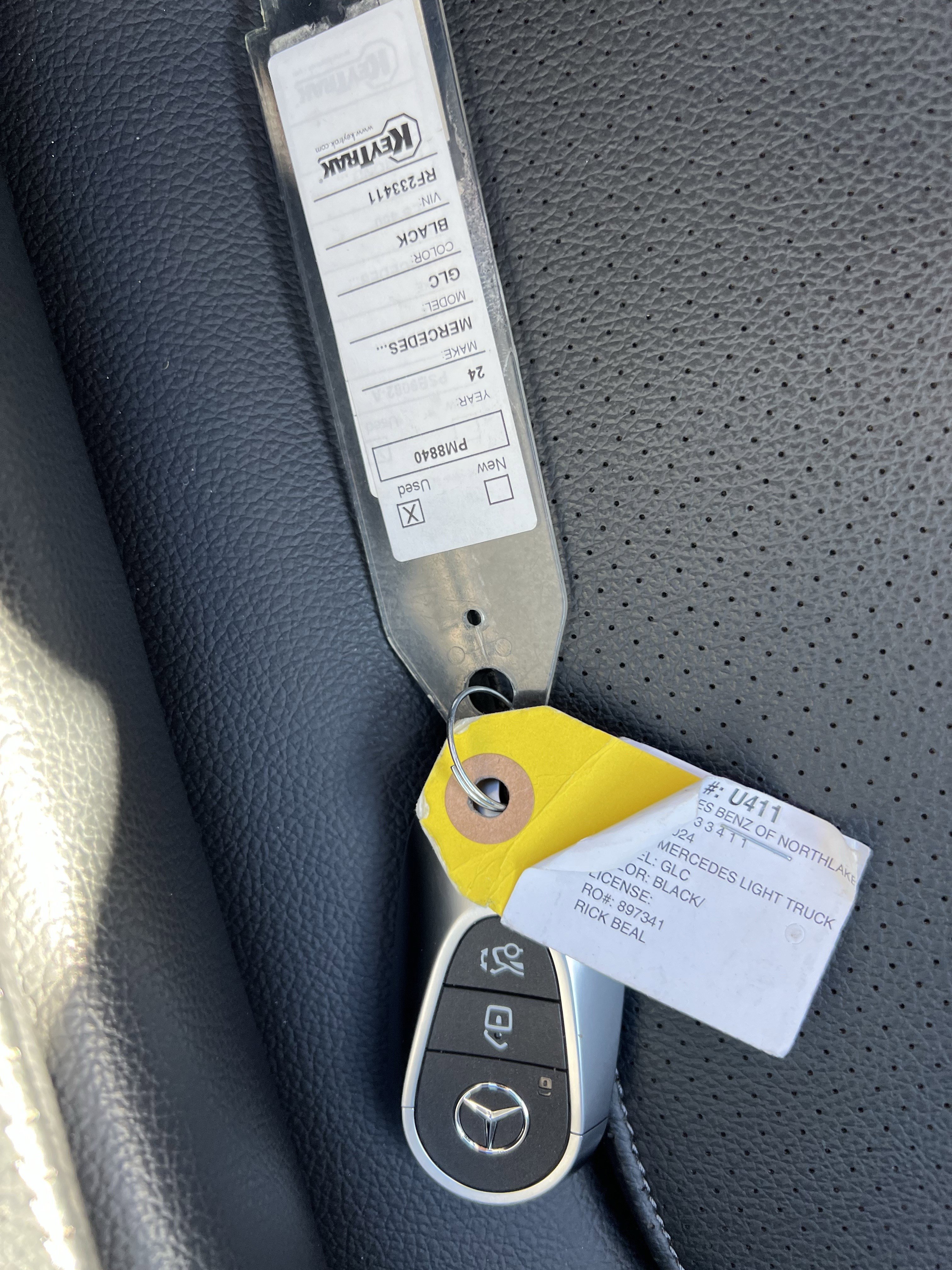 Used 2024 Mercedes-Benz GLC 300 4MATIC image 38