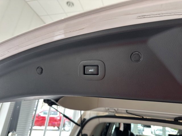 Used 2018 INFINITI QX80 4WD w/ Driver Assistance Package image 19