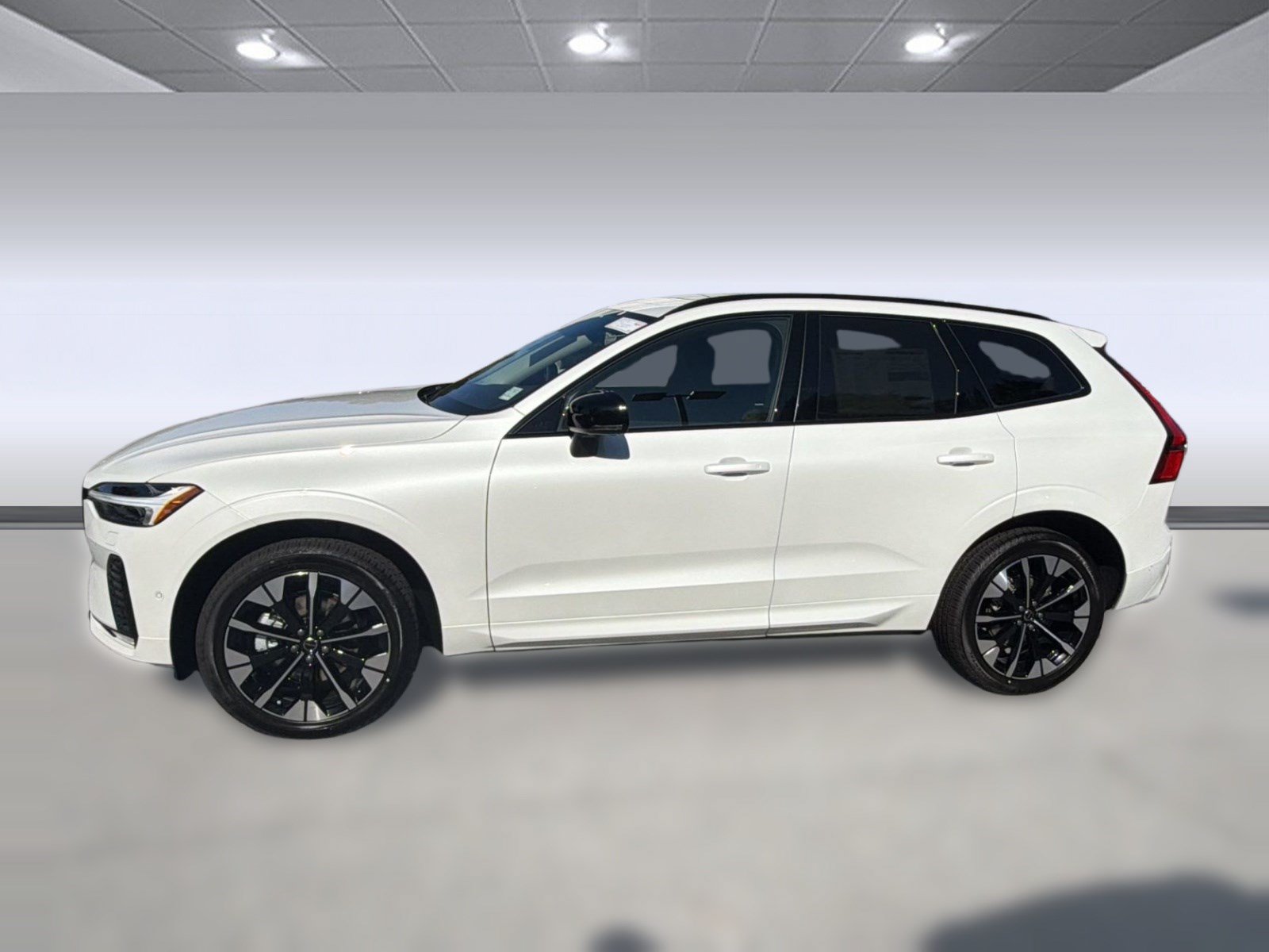 New 2027 Volvo XC60 B5 Plus AWD/4WD image 2