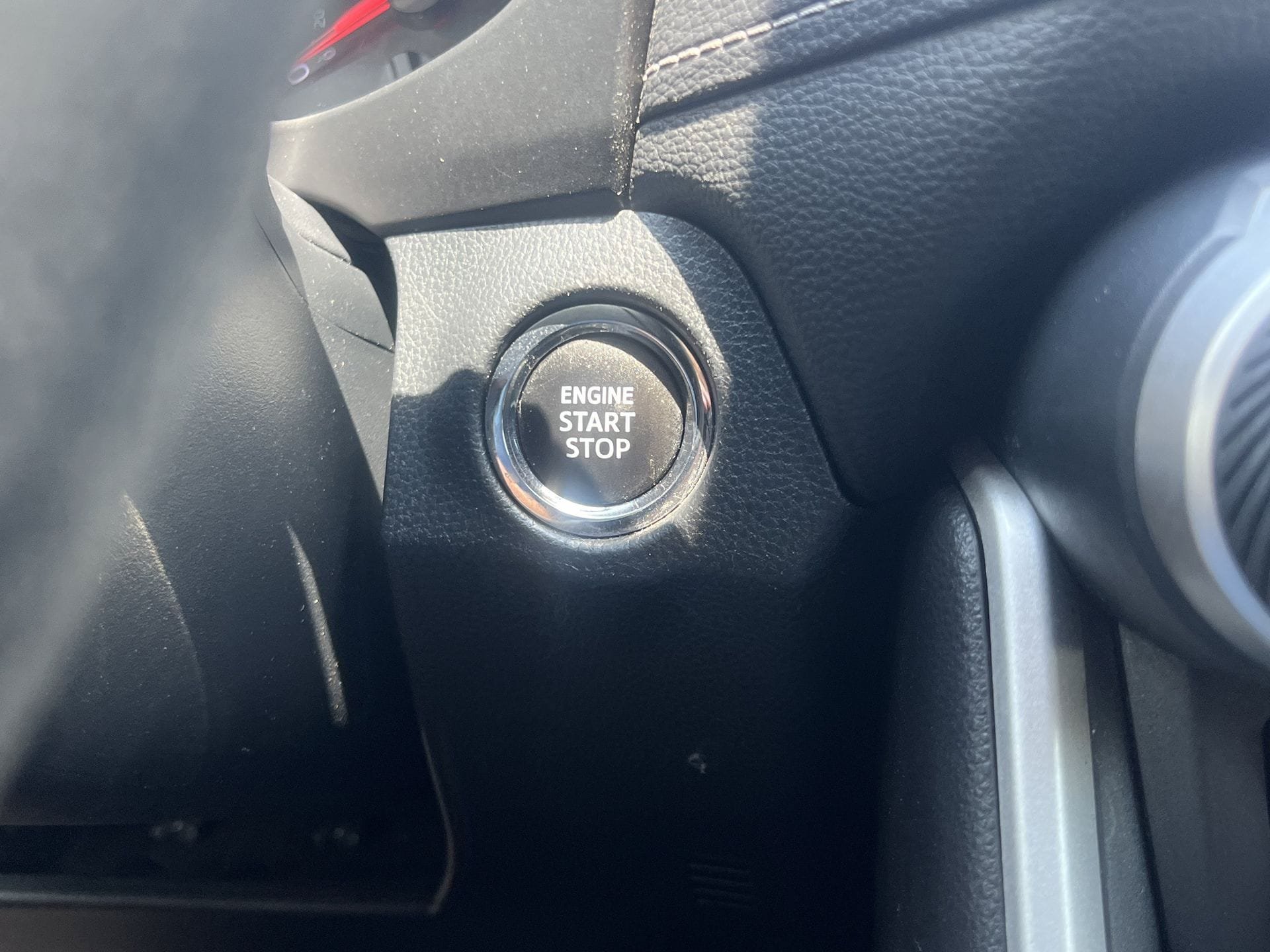 Used 2020 Toyota RAV4 XLE FWD image 6