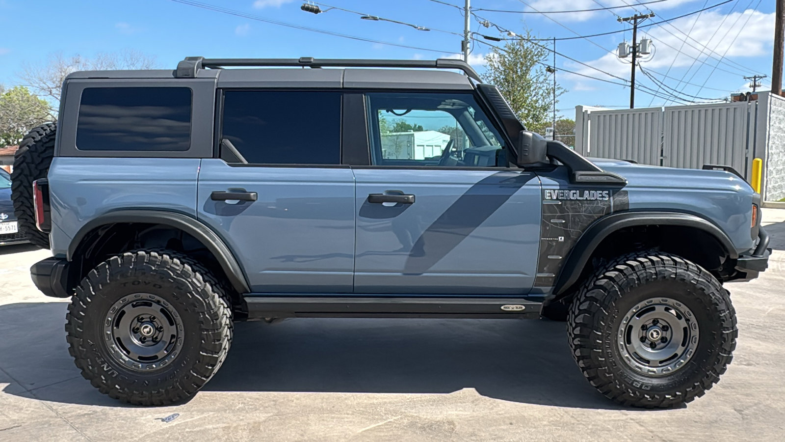 Used 2024 Ford Bronco Everglades AWD/4WD image 4