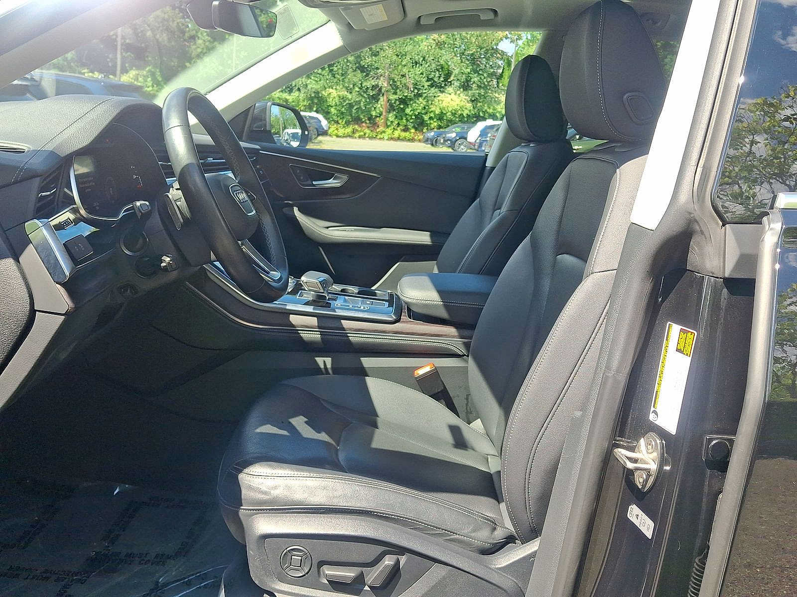 Used 2023 Audi Q8 Premium Plus AWD/4WD image 17