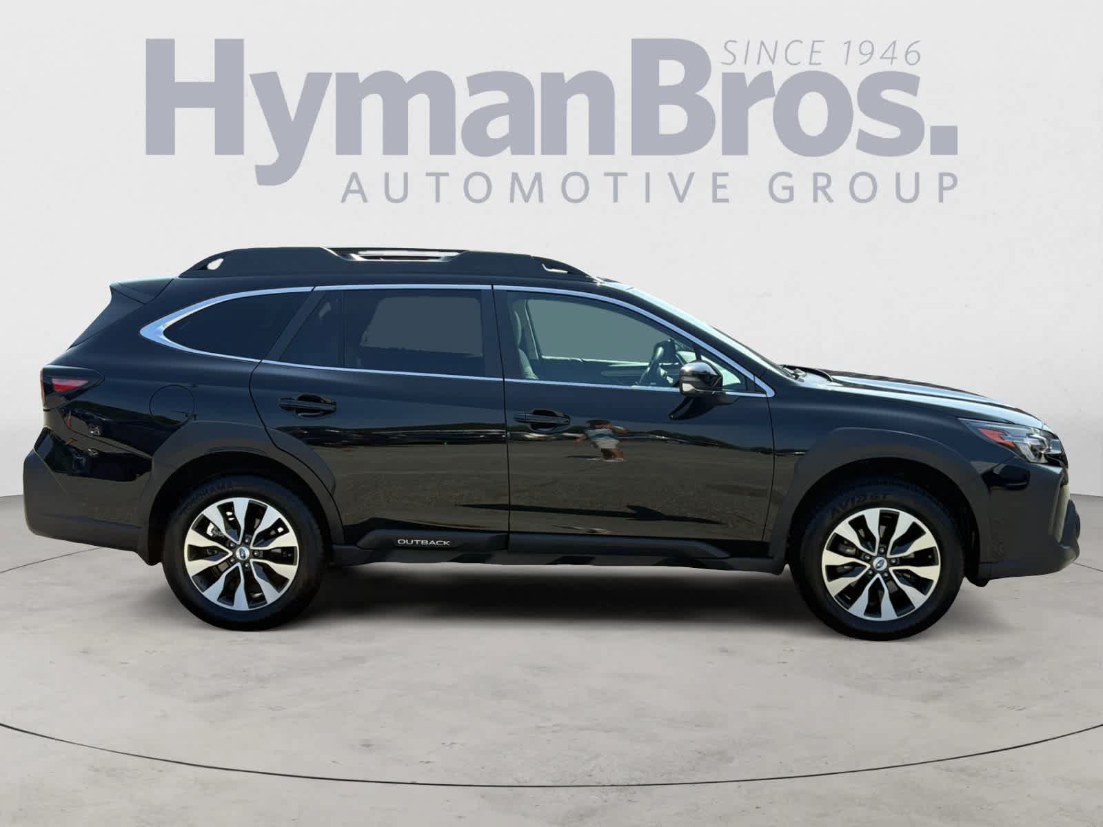 Used 2025 Subaru Outback Limited AWD/4WD image 2