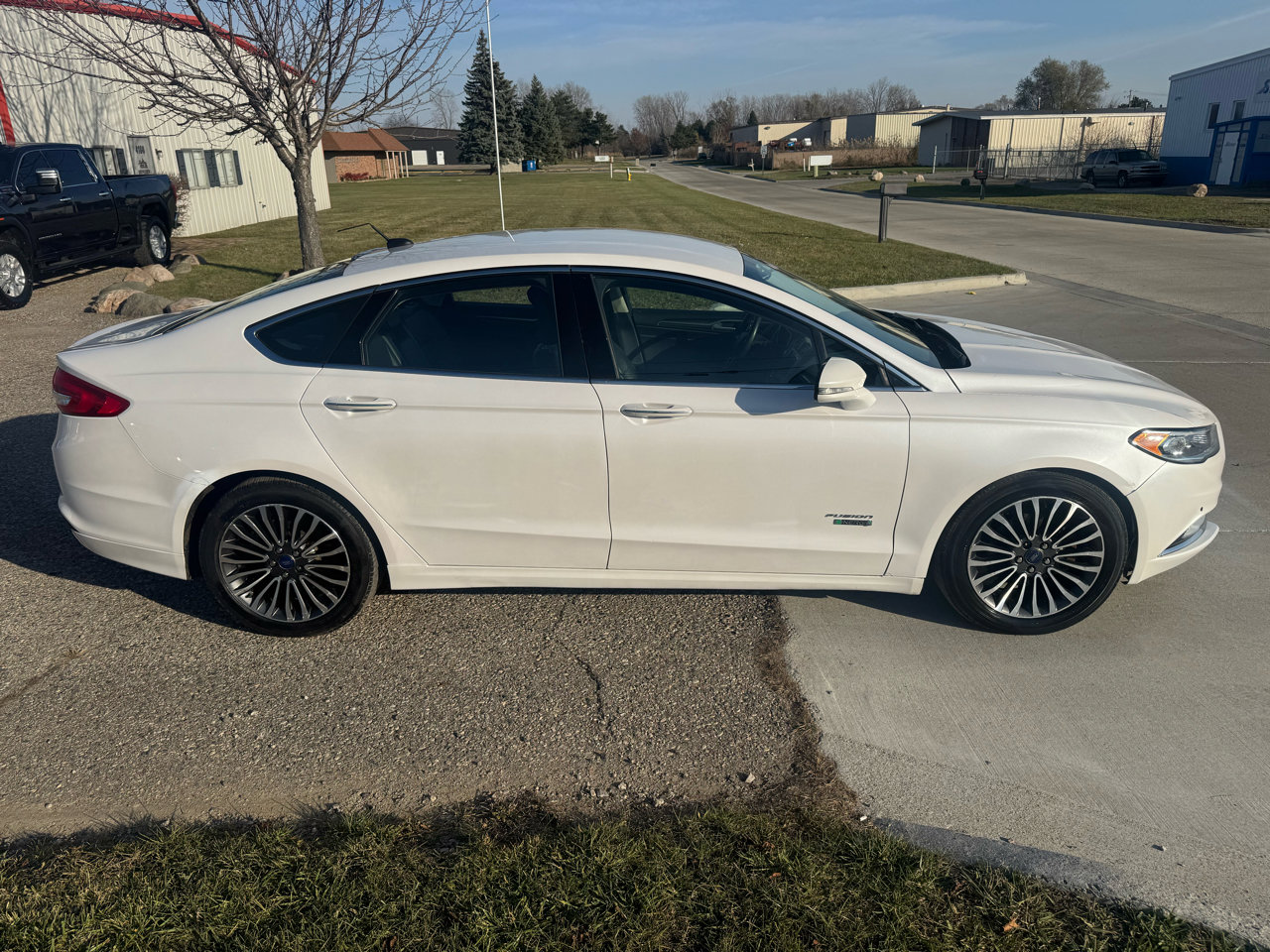 Used 2017 Ford Fusion Energi SE image 4