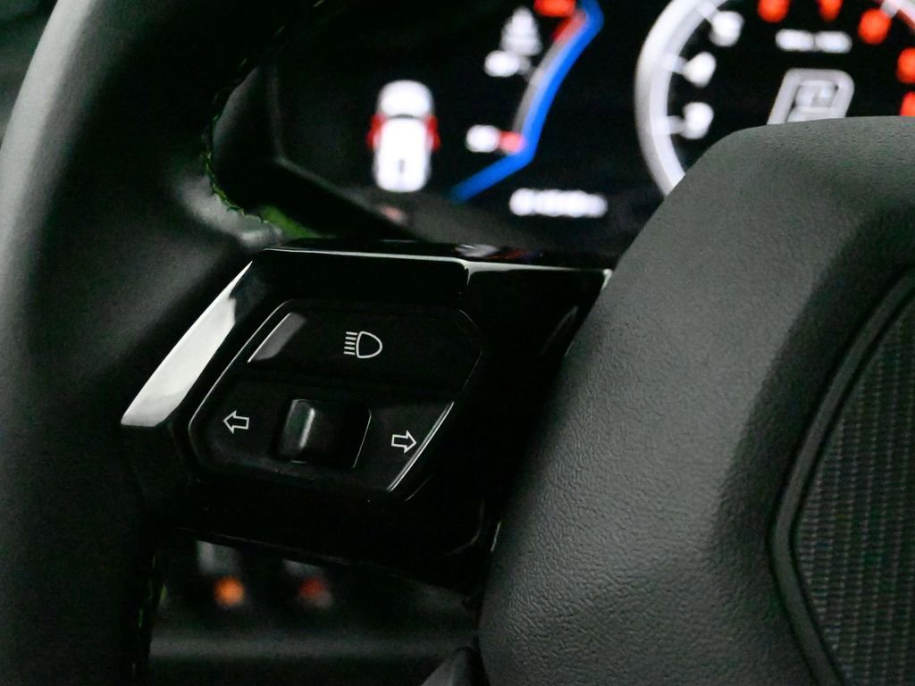 Used 2023 Lamborghini Huracan EVO image 18