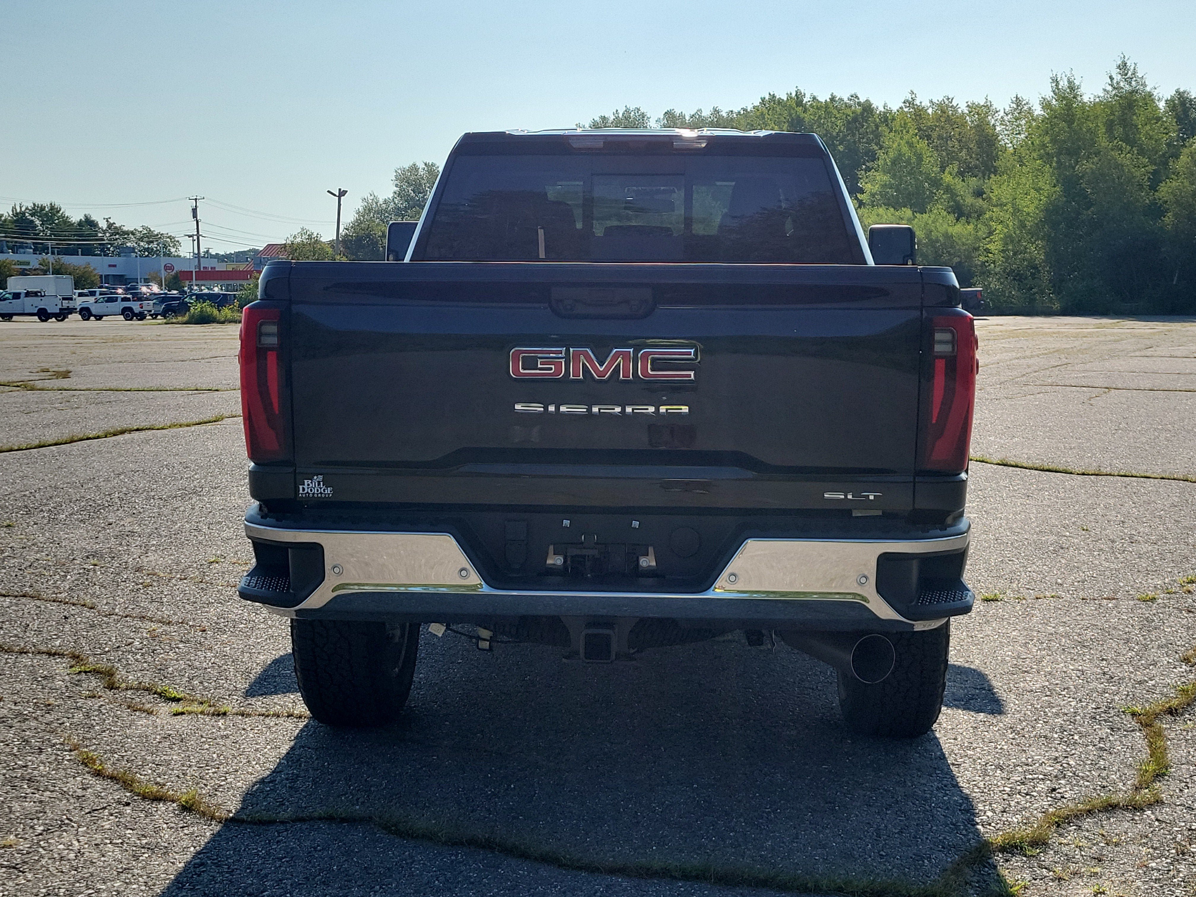 New 2026 GMC Sierra 3500 SLT w/ SLT Premium Package AWD/4WD image 6