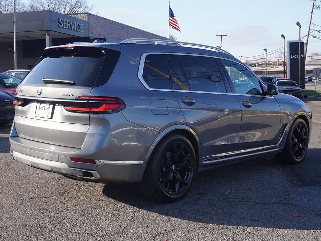 Used 2025 BMW X7 xDrive40i w/ Premium Package image 15