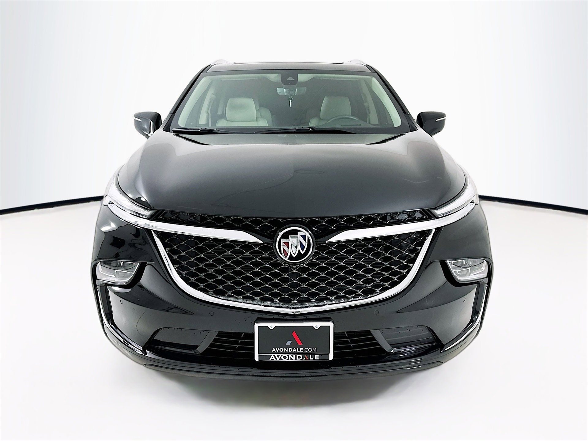 Used 2024 Buick Enclave Avenir w/ Avenir Technology Package image 2