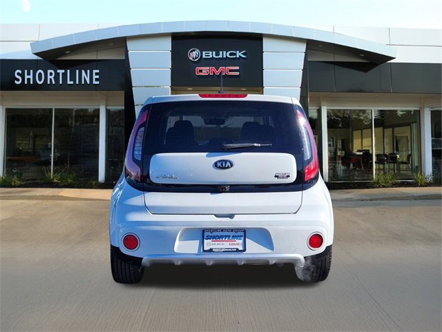 Used 2018 Kia Soul + image 4
