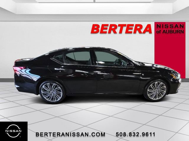 Used 2023 Nissan Altima 2.5 SL image 2