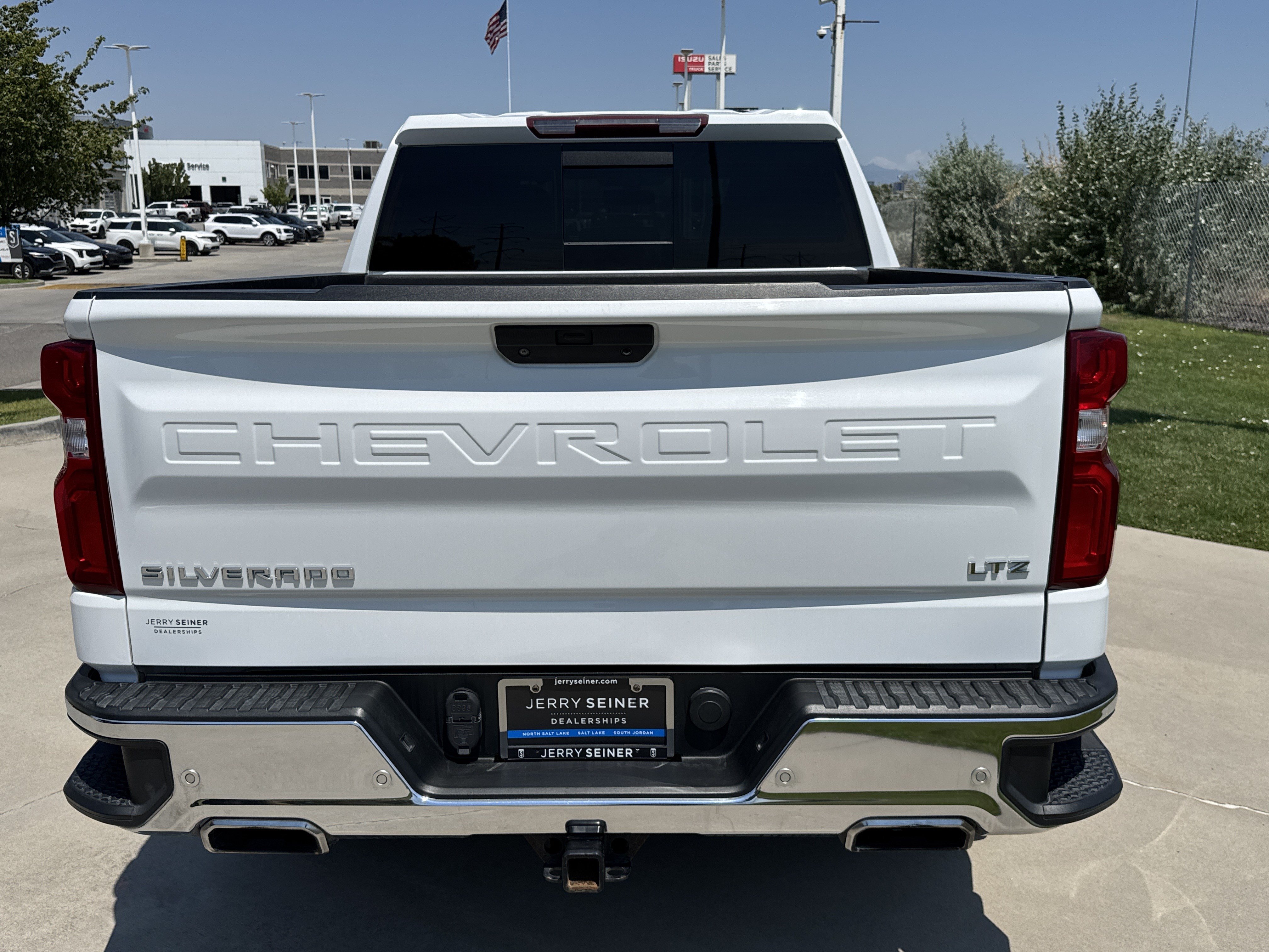 Used 2021 Chevrolet Silverado 1500 LTZ AWD/4WD image 4