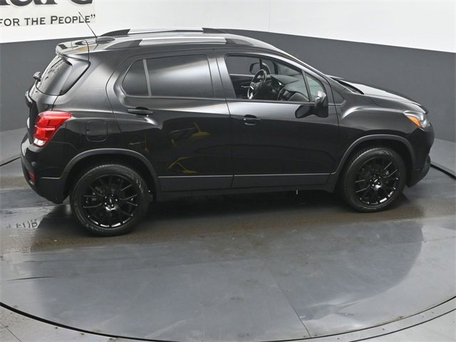 Used 2022 Chevrolet Trax LT w/ Midnight Edition image 38