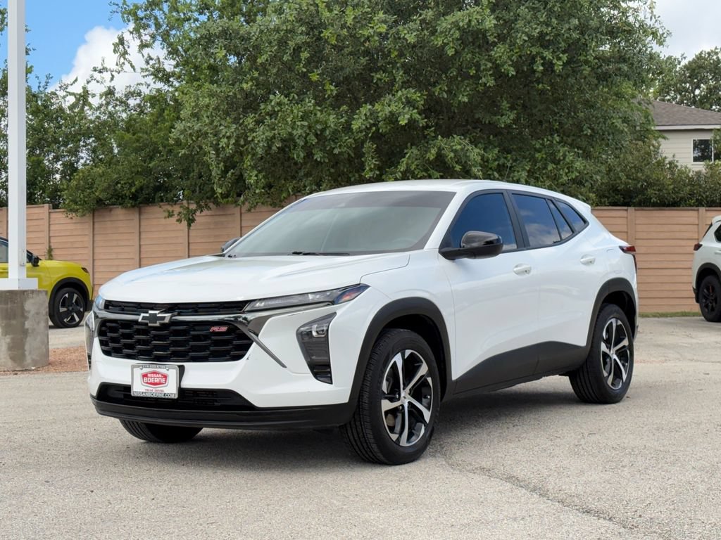 Used 2025 Chevrolet Trax RS FWD image 7