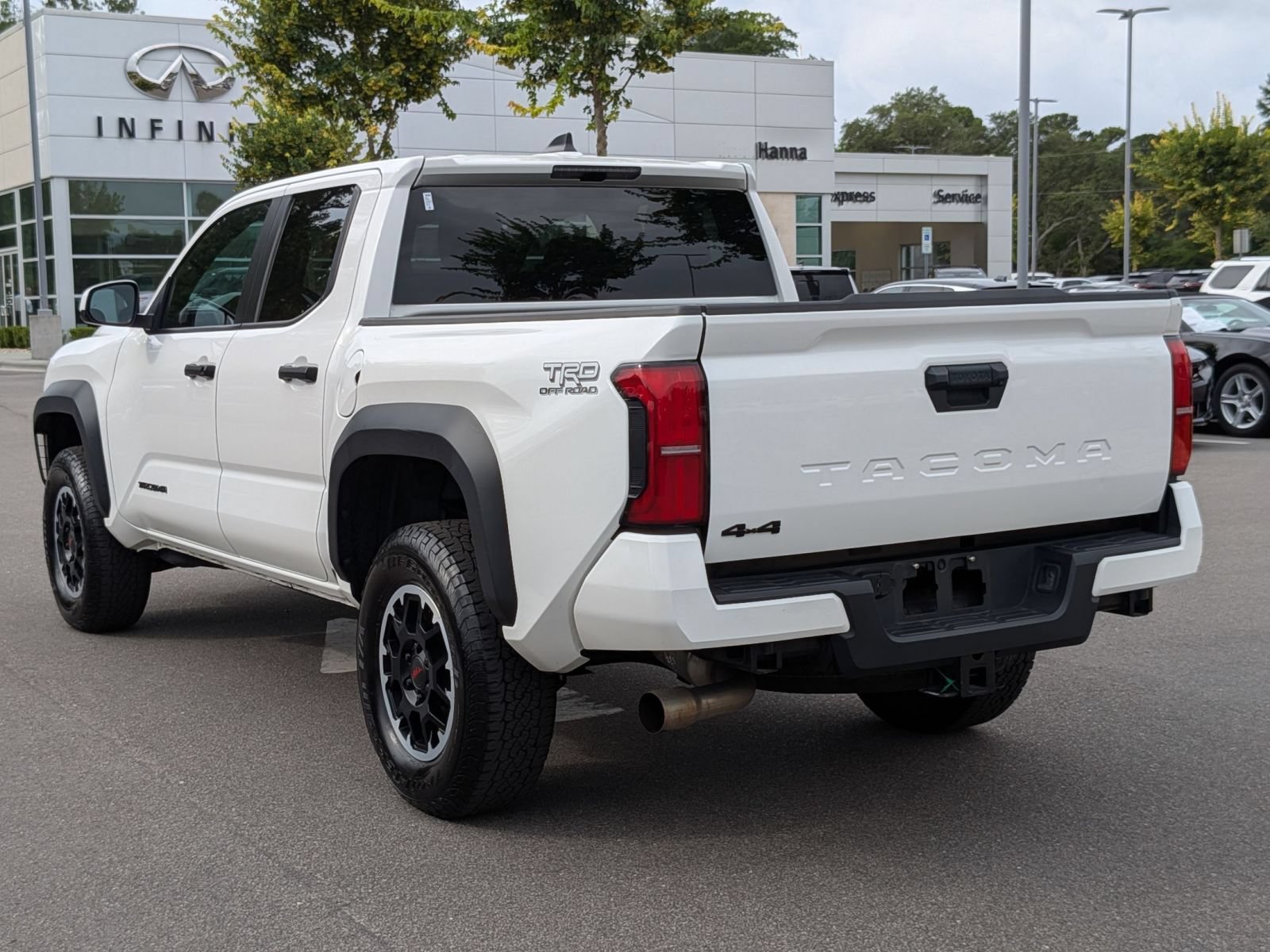 Used 2024 Toyota Tacoma TRD Off-Road AWD/4WD image 5