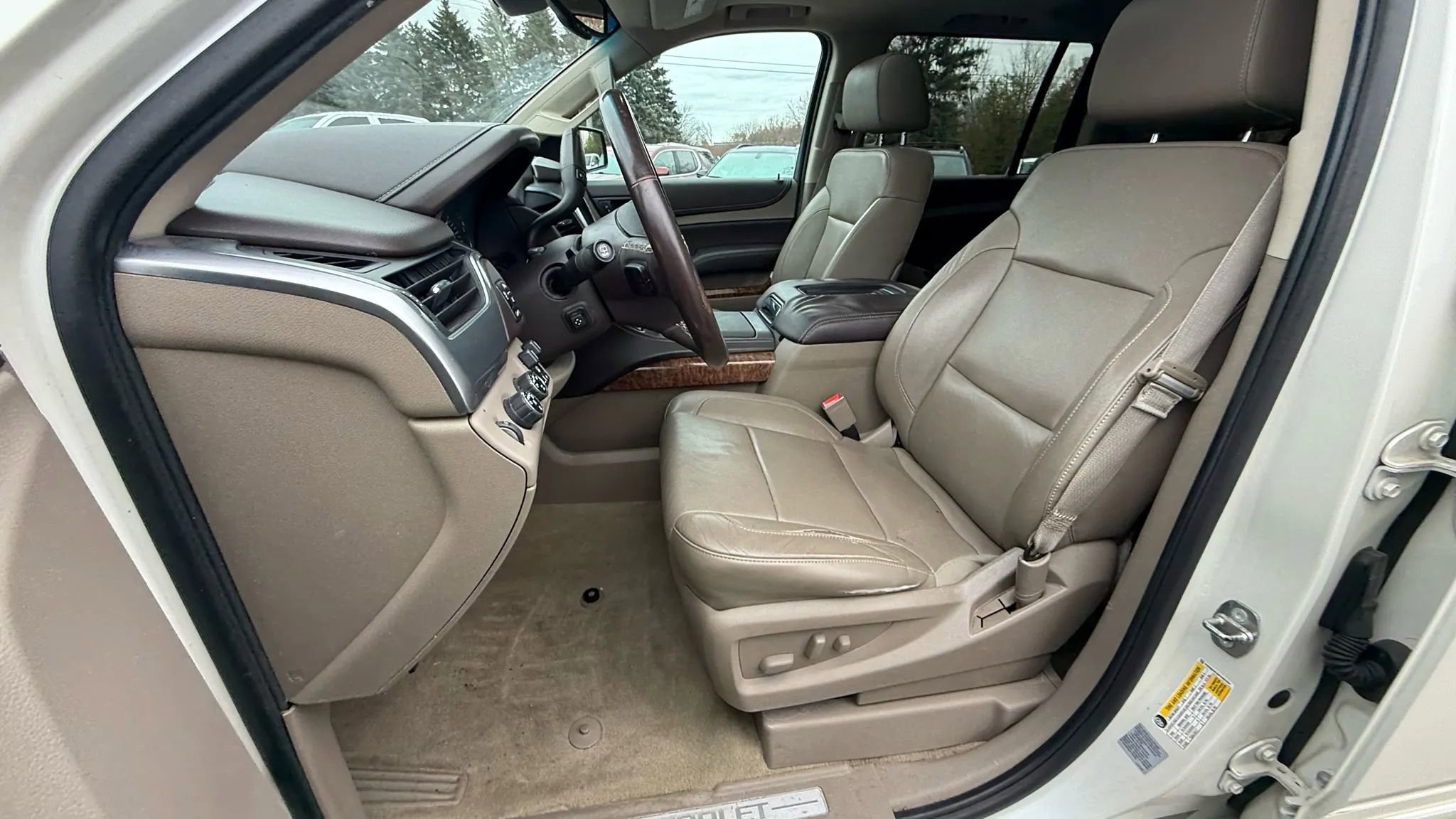 Used 2015 Chevrolet Suburban LTZ image 11