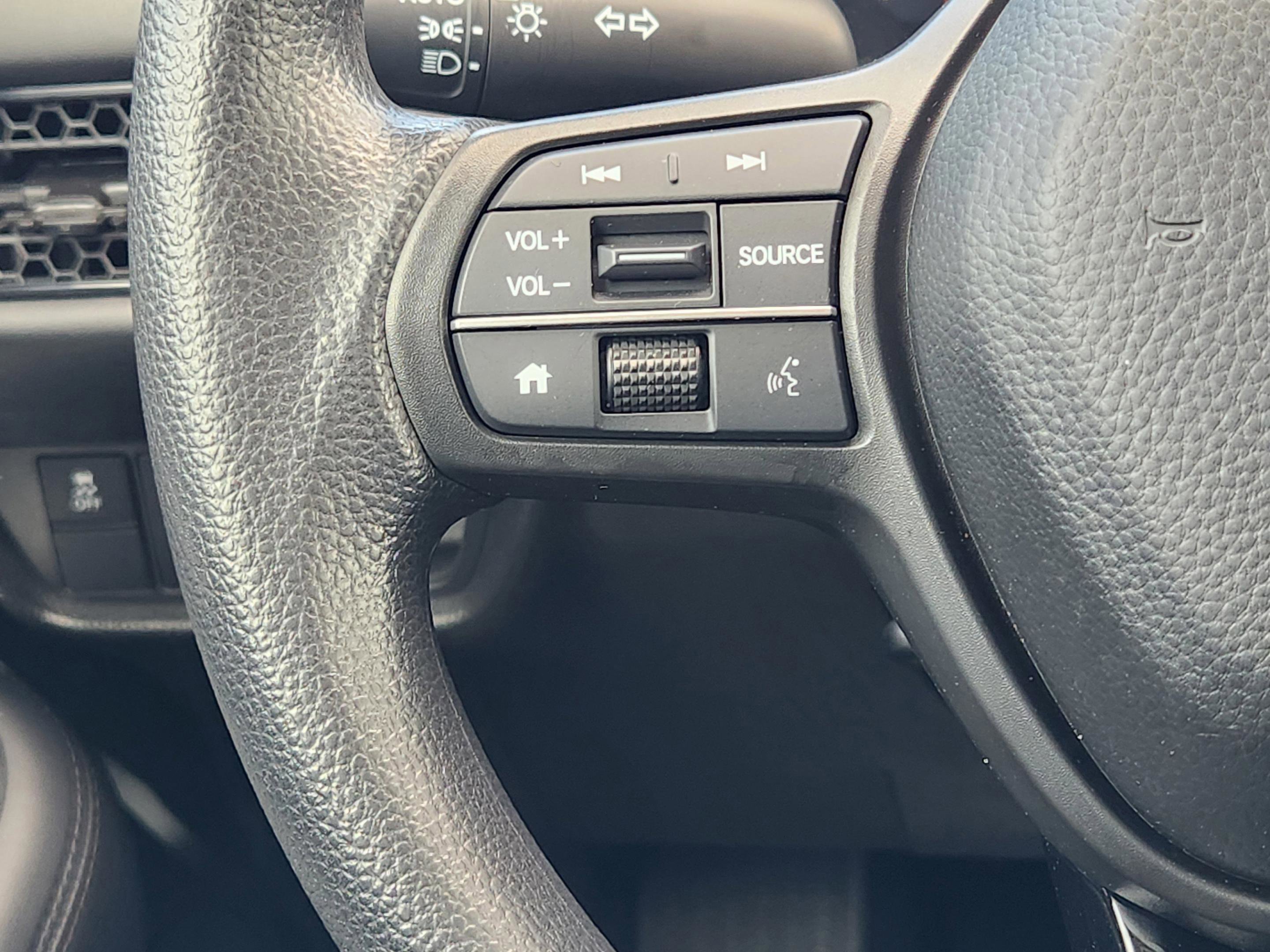 Certified 2023 Honda HR-V LX image 28