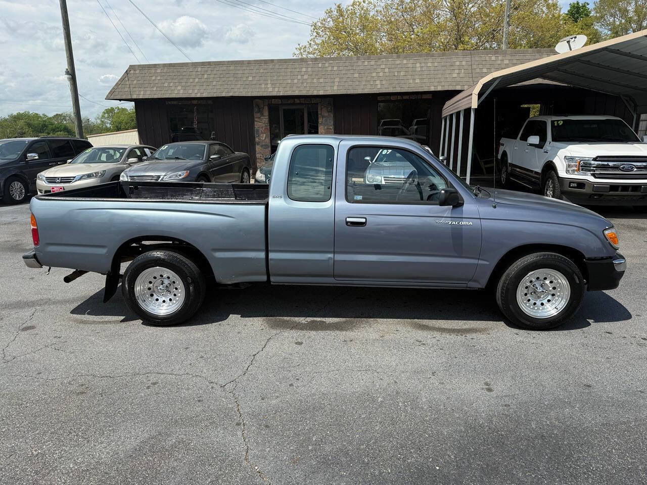 Used 1998 Toyota Tacoma 2WD Xtracab image 3