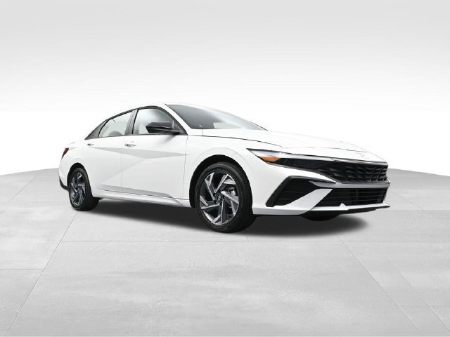 Certified 2025 Hyundai Elantra SEL FWD image 31