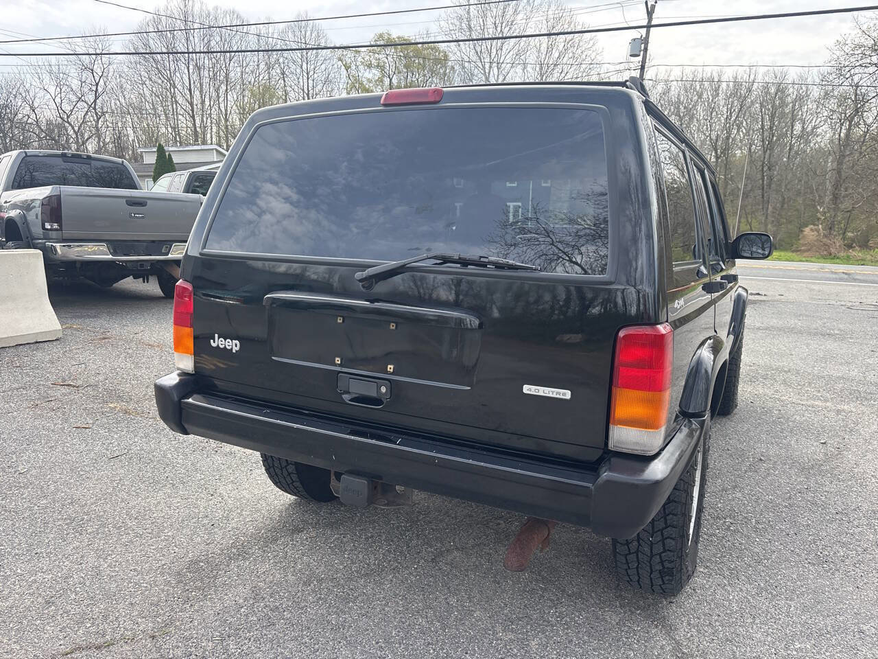 Used 2000 Jeep Cherokee Sport image 12