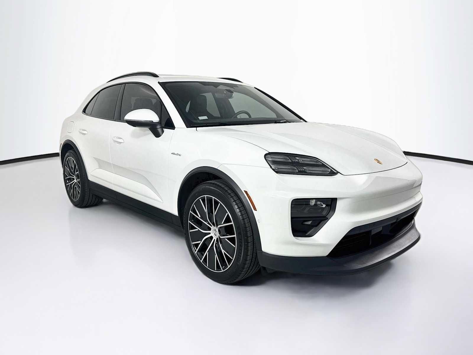 Used 2026 Porsche Macan Electric RWD image 7