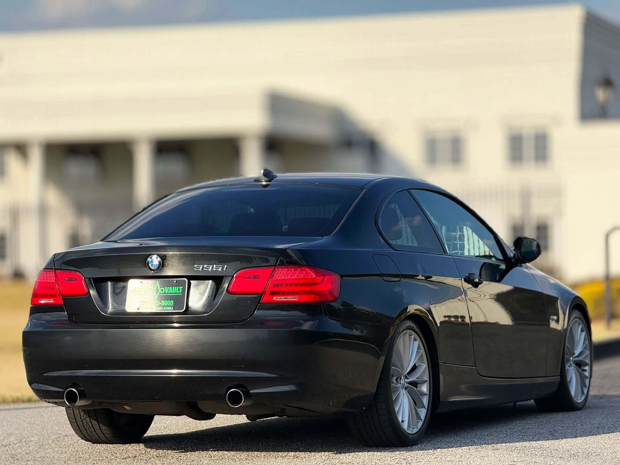 Used 2011 BMW 335i Coupe image 11