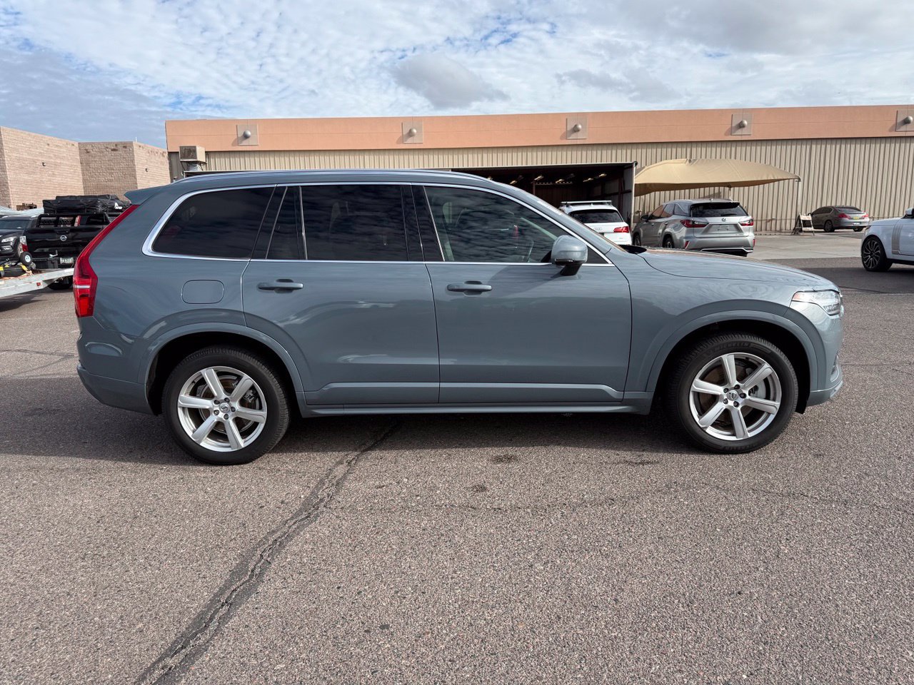 Used 2022 Volvo XC90 T5 Momentum AWD/4WD image 4