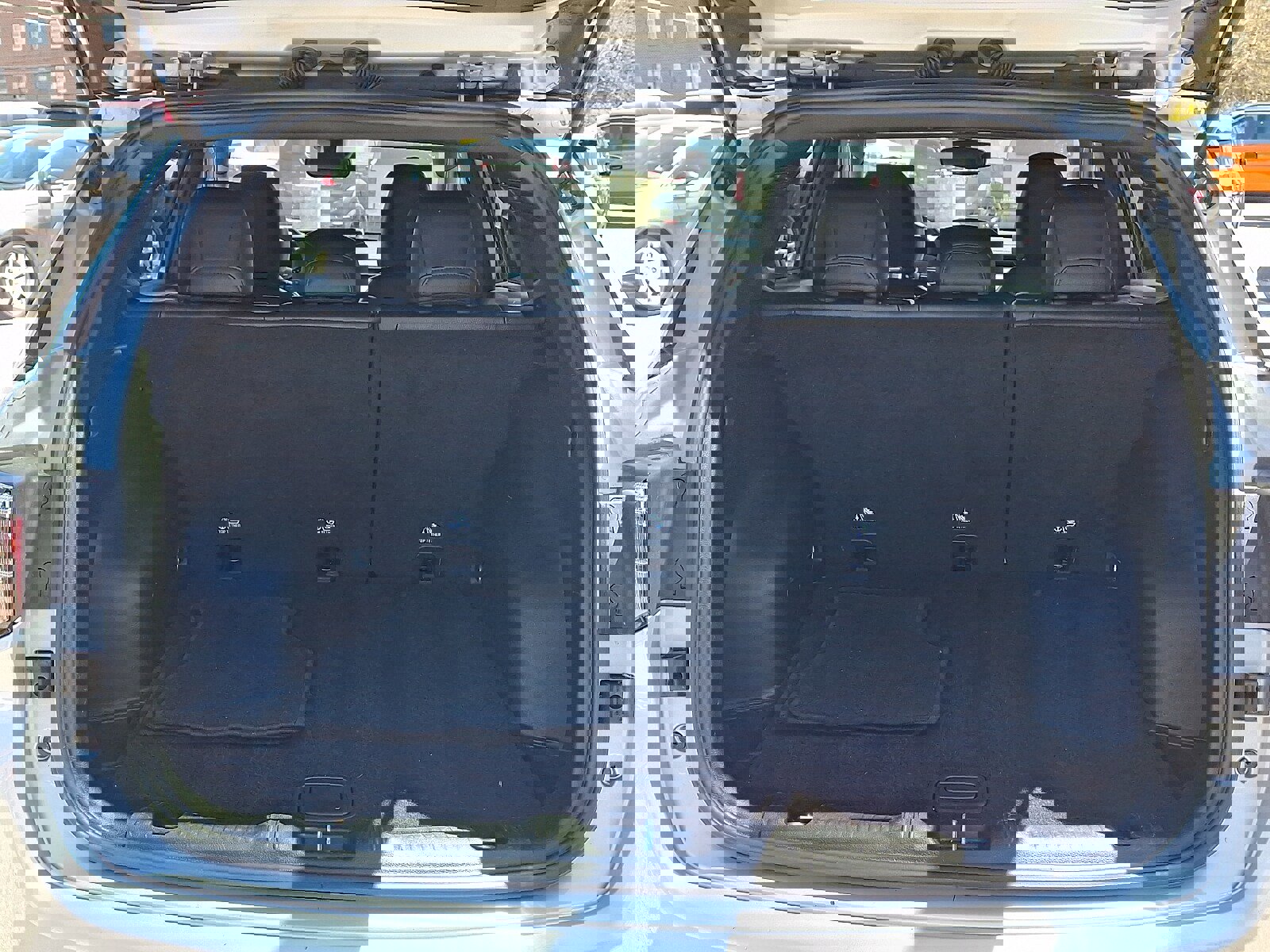 Used 2024 Jeep Compass Latitude image 28