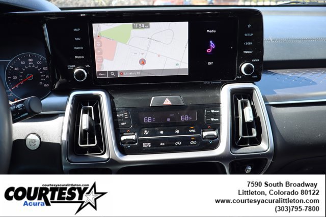 Used 2023 Kia Sorento EX w/ Panoramic Sunroof Package image 16