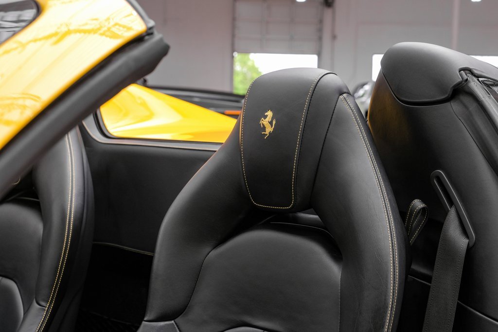 Used 2017 Ferrari 488 Spider image 32
