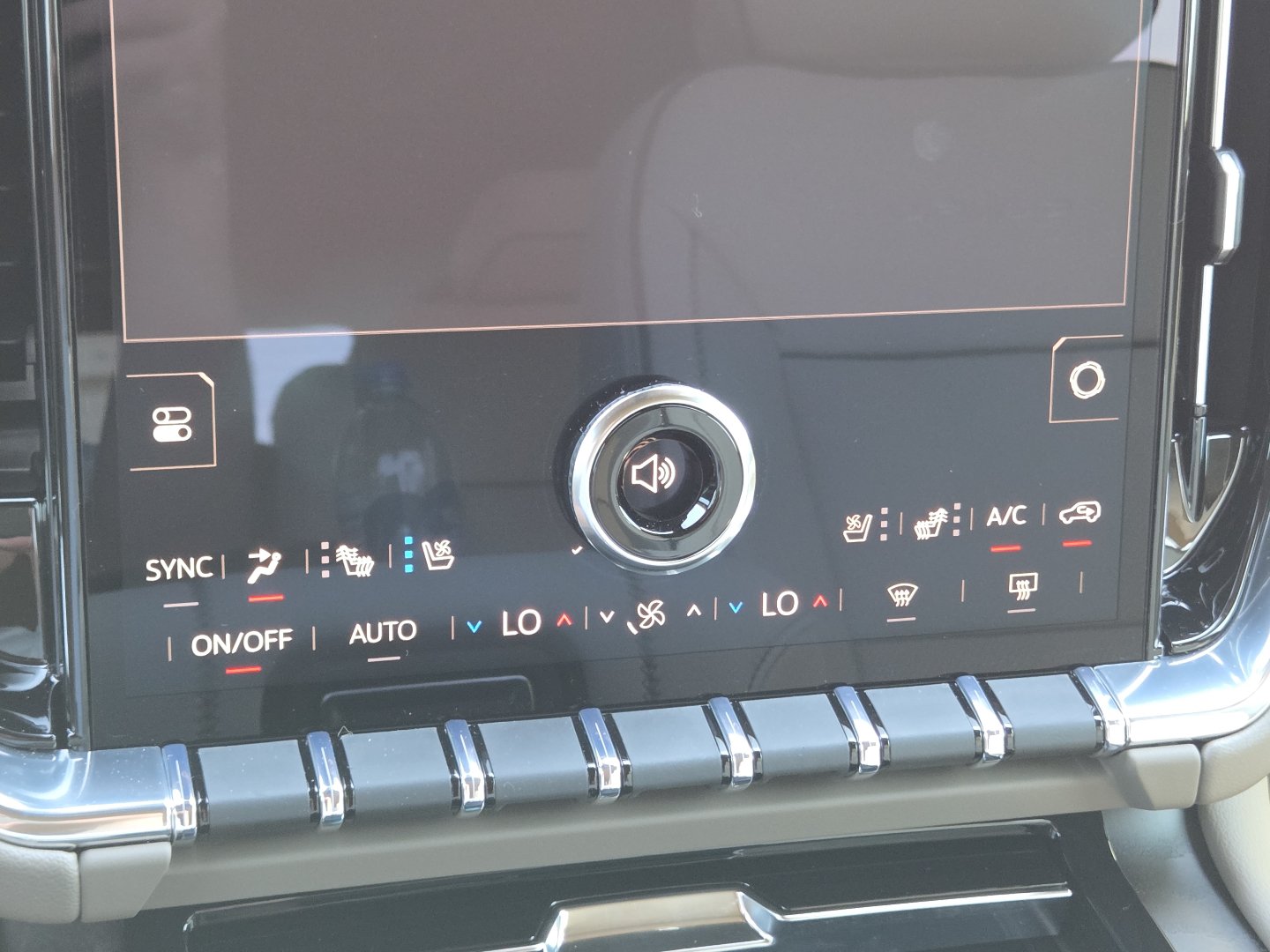 New 2026 GMC Yukon Denali w/ Denali Reserve Package AWD/4WD image 38