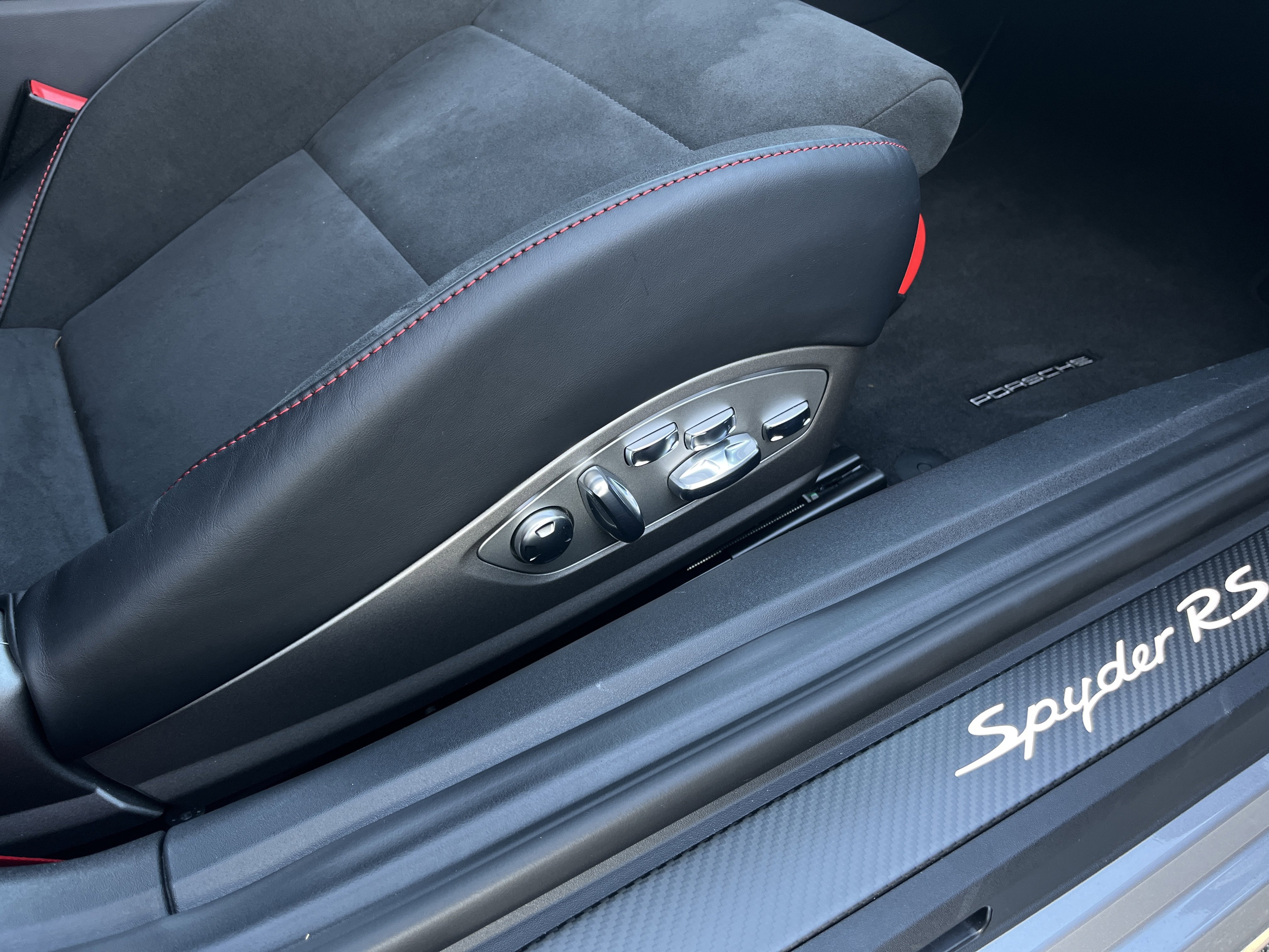 Certified 2025 Porsche 718 Boxster Spyder RS image 23