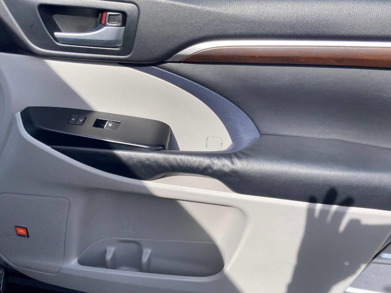 Used 2015 Toyota Highlander Limited image 45