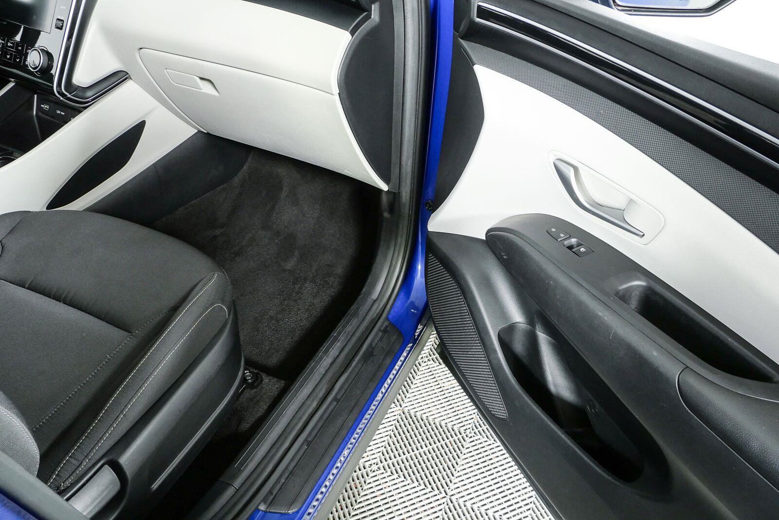 Used 2023 Hyundai Tucson SEL AWD/4WD image 23