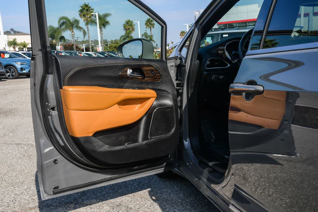 Used 2022 Chrysler Pacifica Pinnacle FWD image 27