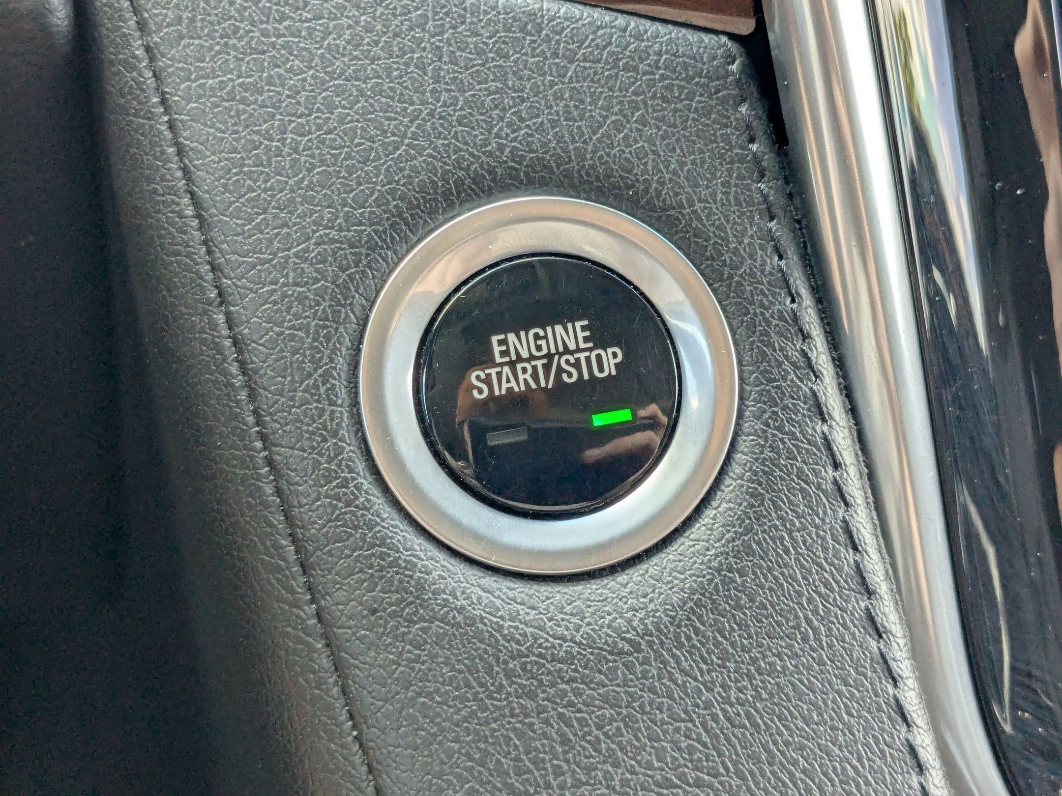 Certified 2020 Cadillac Escalade Premium Luxury AWD/4WD image 20