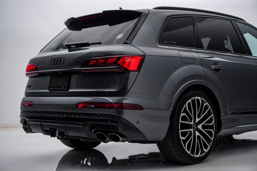 Used 2025 Audi SQ7 Prestige image 12