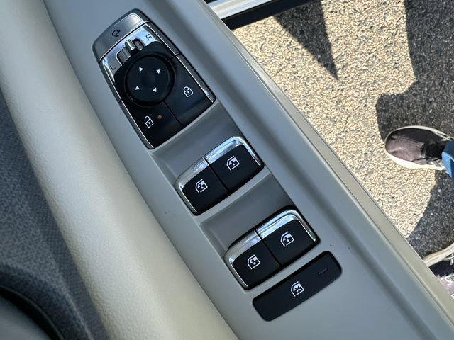 Used 2026 Kia Carnival EX FWD image 31