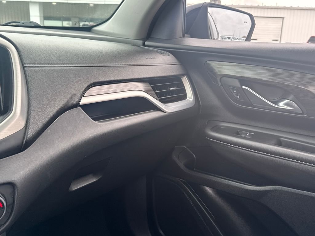 Used 2023 GMC Terrain SLE w/ Driver Convenience Package image 25