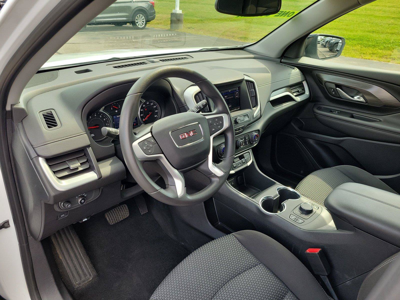 Used 2023 GMC Terrain SLE w/ Driver Convenience Package FWD image 18