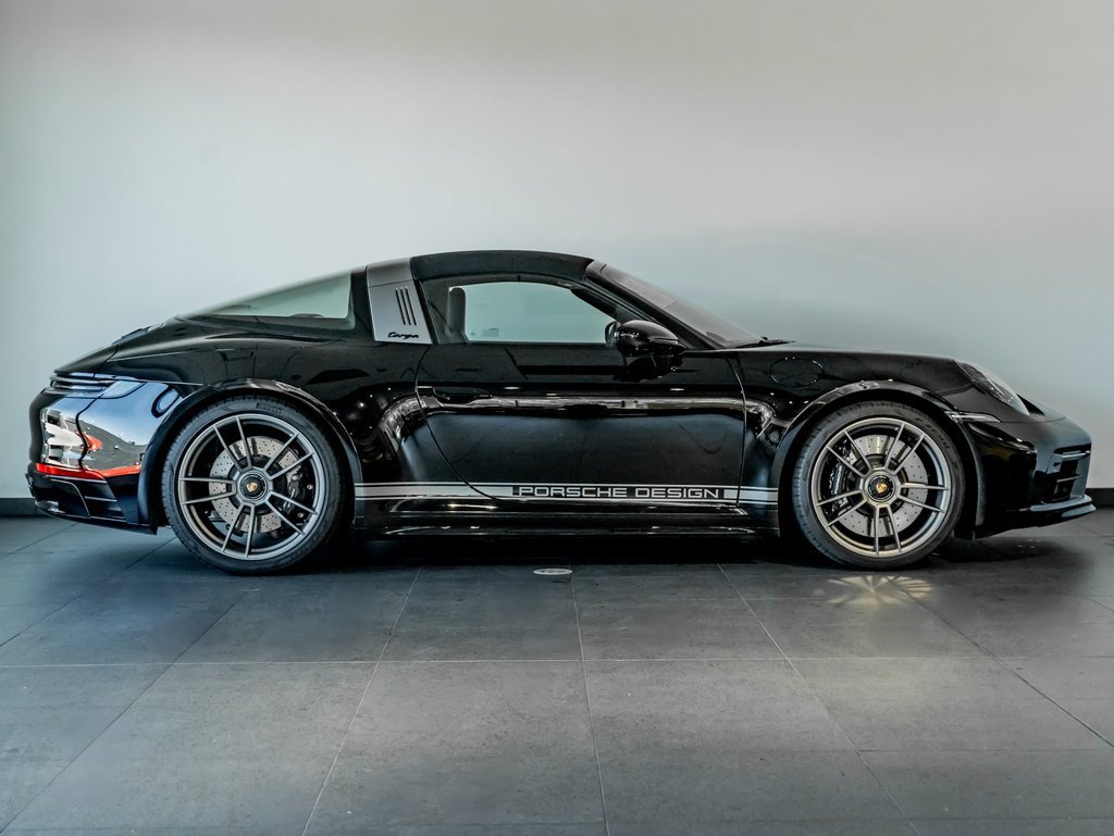 Certified 2022 Porsche 911 50th Anniversary Edition image 8