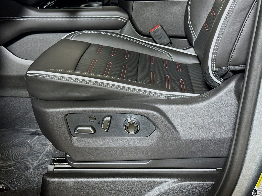 New 2026 GMC Yukon AT4 Ultimate image 17