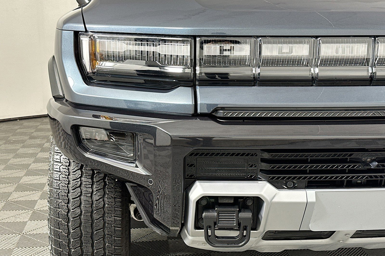 Used 2025 GMC Hummer EV 3X w/ LPO, Cargo Utility Package image 16