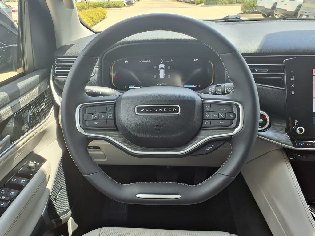 Used 2024 Jeep Wagoneer L Series II w/ Flexible Seating Group AWD/4WD image 29