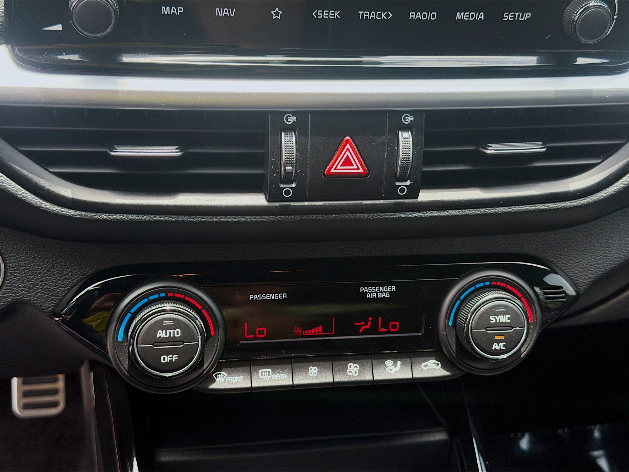 Used 2023 Kia Forte GT-Line w/ GT-Line Technology Package FWD image 15