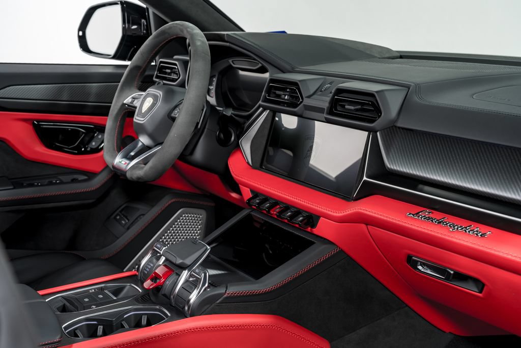 Used 2025 Lamborghini Urus S AWD/4WD image 39
