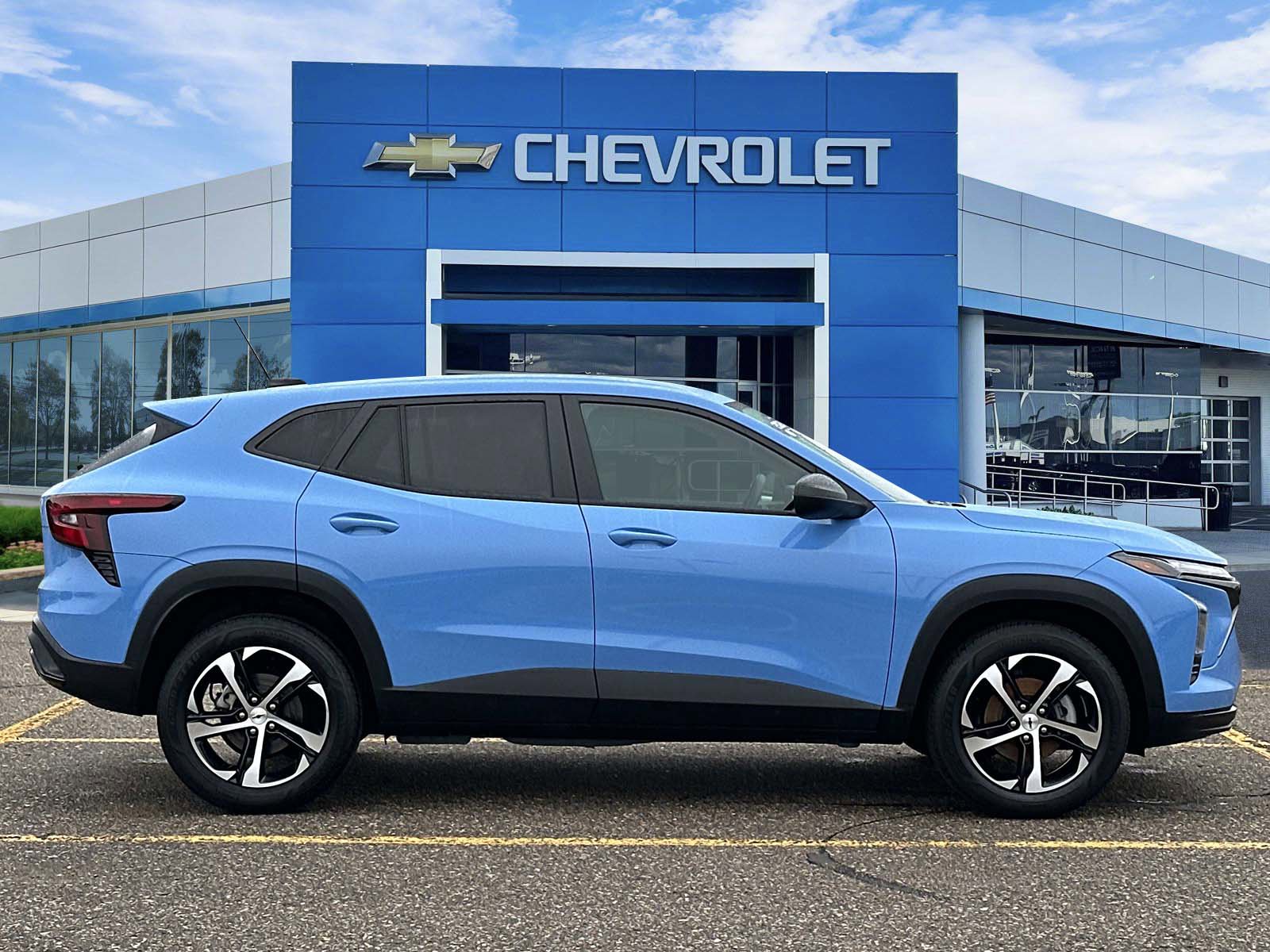 Certified 2024 Chevrolet Trax RS w/ Driver Confidence Package image 5