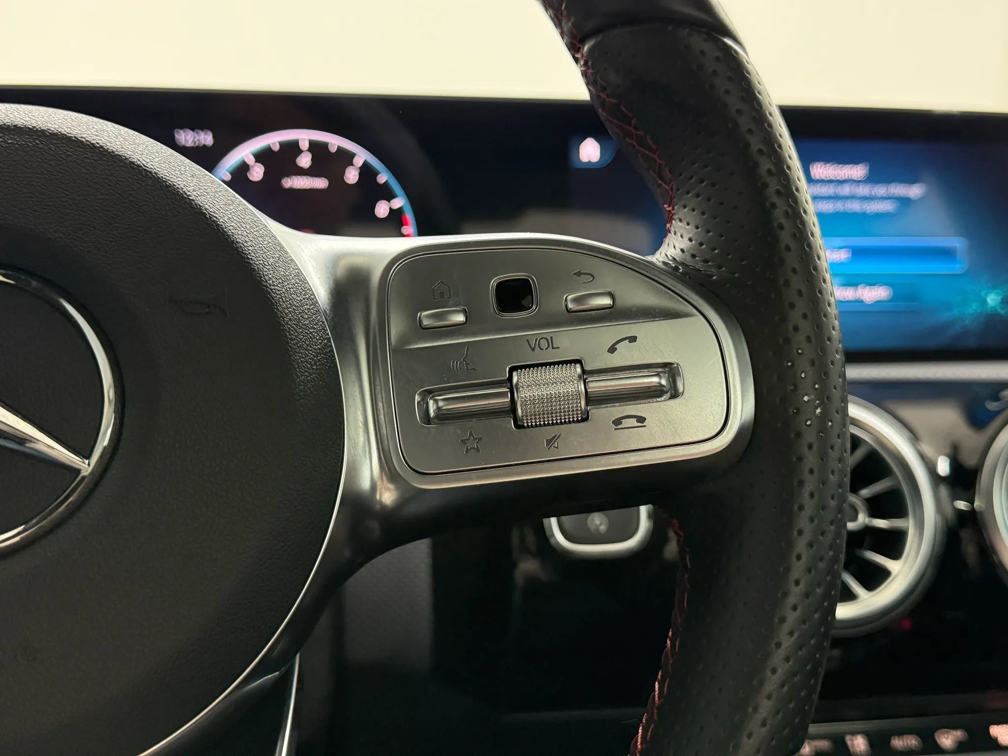 Used 2022 Mercedes-Benz A 220 4MATIC image 19